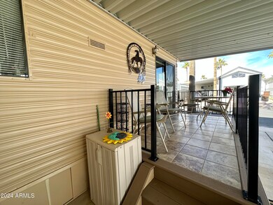 WELCOME TO THE GRAND TILED DECK