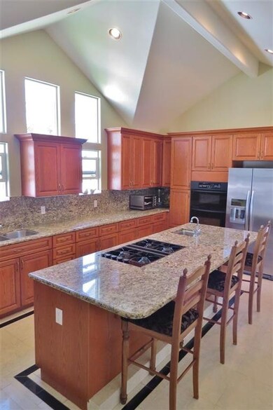 310 Tamarack Ave, Carlsbad, CA 92008 - photo 2