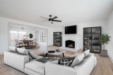 This room is virtually staged. Furniture is NOT in