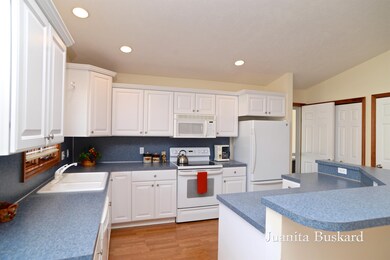 8033 Amber Creek Dr SW unit 74, Byron Center, MI 49315 - photo 4