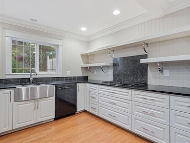 328 Grant St, Klamath Falls, OR 97601 - photo 7