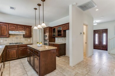 6117 Pebble Creek Dr, North Richland Hills, TX 76180 - photo 6