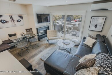 124 E Durant Ave #6