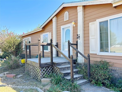 10260 Locust Rd, Henryetta, OK 74437 - photo 3