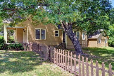 Private Side Entry to Living Area 2