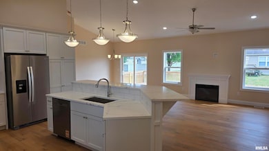 1304 W Hillcrest Dr, Chillicothe, IL 61523 - photo 5