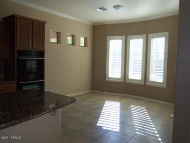 EAT-IN KITCHEN