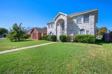 6917 Club Creek Dr, Fort Worth, TX 76137 - photo 4