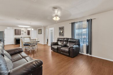 901 Talavera Dr, Horizon City, TX 79928 - photo 4