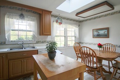 153 E Thompson Dr, Wheaton, IL 60189 - photo 4