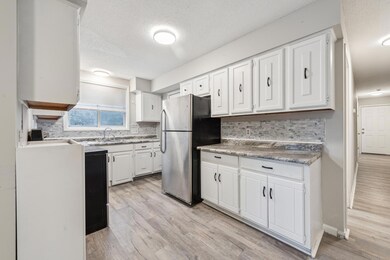 310 Lawson Ave E, Saint Paul, MN 55130 - photo 5