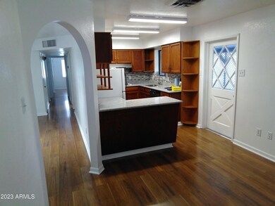 PANARAMA KITCHEN & HALL