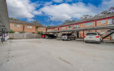 11609 Chimney Rock Rd unit B, Houston, TX 77035 - photo 3