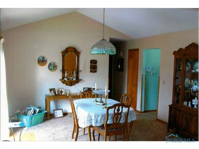 2252 101st St, Toledo, OH 43611 - photo 2