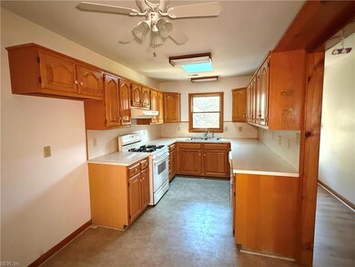 7066 Arnold Ln, Franktown, VA 23354 - photo 4