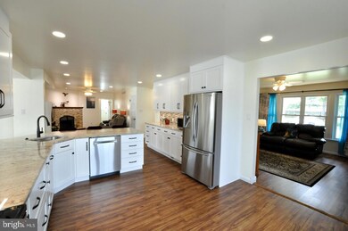 102 Berkshire Dr, Mount Laurel, NJ 08054 - photo 5