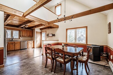 Dining & Kitchen