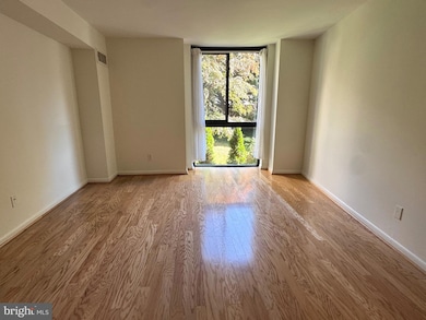 4620 N Park Ave, Chevy Chase, MD 20815 - photo 7