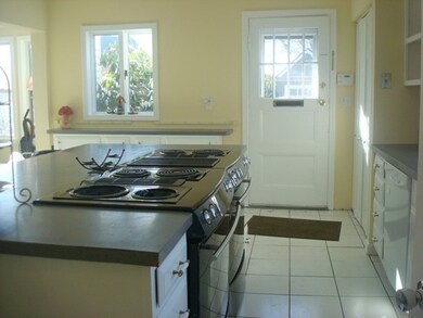 9 Fletcher St unit SF, Winchester, MA 01890 - photo 3