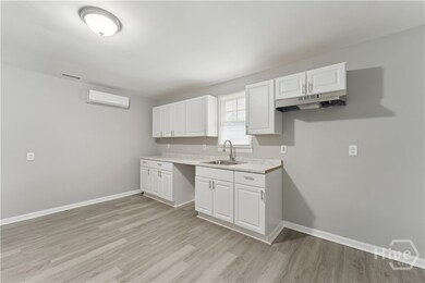 810 W 38th St, Savannah, GA 31415 - photo 4