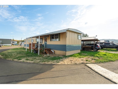 211 SW Berry Loop Ln, Roseburg, OR 97471 - photo 3