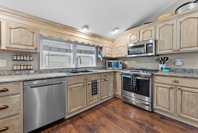 33 Mechanic St, Bridgeport, NJ 08014 - photo 3