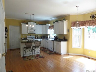 20 x 15 Kitchen with Hardwood Floors, Flat top sto