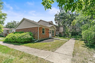 1101 Colony Ct, Streamwood, IL 60107 - photo 2