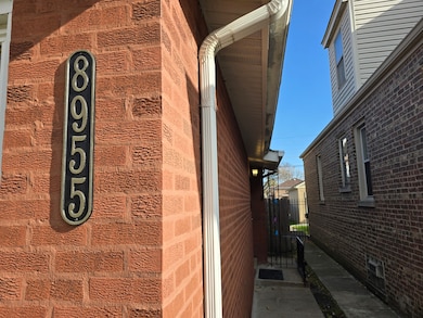 8955 S Cornell Ave, Chicago, IL 60617 - photo 2