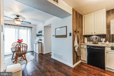 836B Putnam Blvd unit 57B, Nether Providence Township, PA 19086 - photo 4