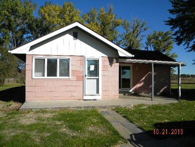 13644 W North River Rd, North Platte, NE 69101 - photo 2