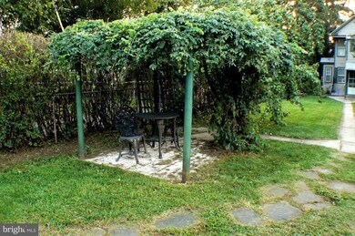 436 S 2nd St, Chambersburg, PA 17201 - photo 6