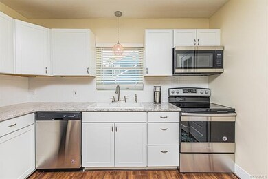 EAT IN, REMODELED KITCHEN, MARBLE COUNTER, SS APPL