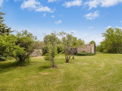 2802 Rusty Wallace Dr, Newton, IA 50208 - photo 3