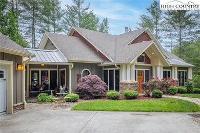 Stunning 3 Bedroom, 3 1/2 Bath home along the John