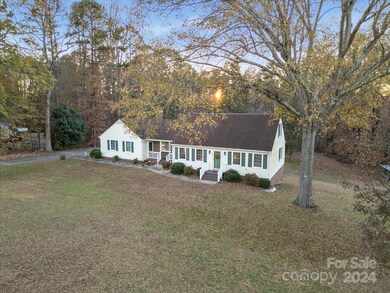 1949 Crestwood Ln, Clover, SC 29710 - photo 4