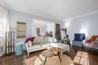 unlisted-address, Evanston, IL 60202 - photo 3