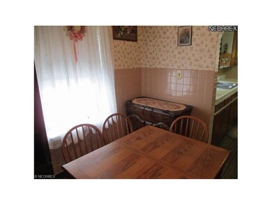 Dining Room is able to handle decent size table an