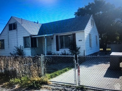 3628S House new fences front yard & Gate door