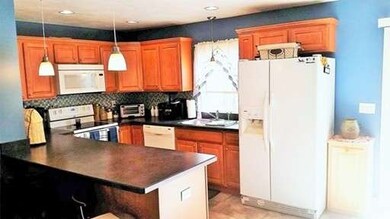 312 Reservoir St, Norton, MA 02766 - photo 5