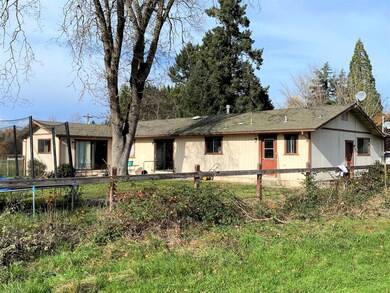 3347 S River Rd, Grants Pass, OR 97527 - photo 2