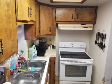 727 N 10th St, El Centro, CA 92243 - photo 6
