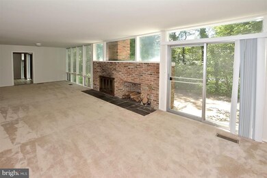 2115 Mason Hill Dr, Alexandria, VA 22306 - photo 3