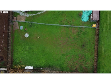 123 Peacock Ln, Tri-City, OR 97457 - photo 4