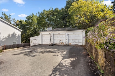 63 Lincoln Ave, Cranston, RI 02920 - photo 4