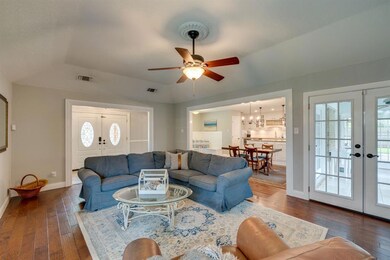 1306 Woodvine Dr, Euless, TX 76040 - photo 5