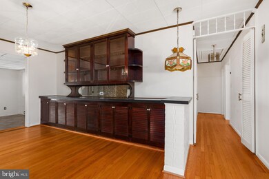 6808 Collinsdale Rd, Parkville, MD 21234 - photo 6