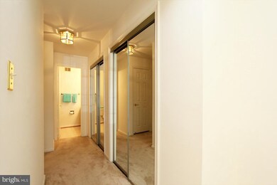 5700 Brewer House Cir unit 101, Rockville, MD 20852 - photo 3