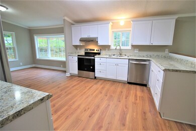 Just look at this Grand kitchen awaiting you.