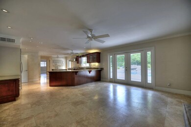 009_Family Room-Kitchen View